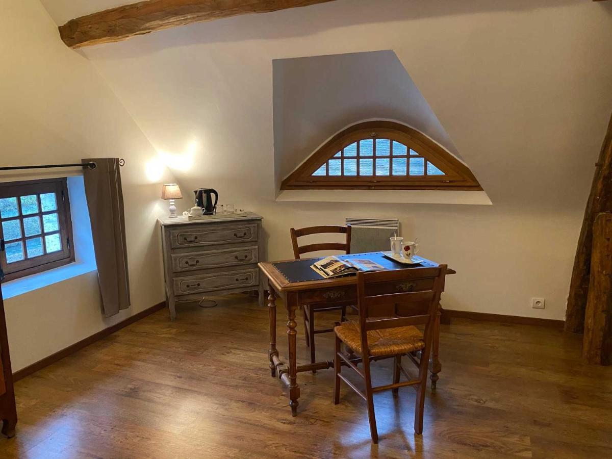 Bed and Breakfast Le Moulin De Pasnel Monteaux Esterno foto